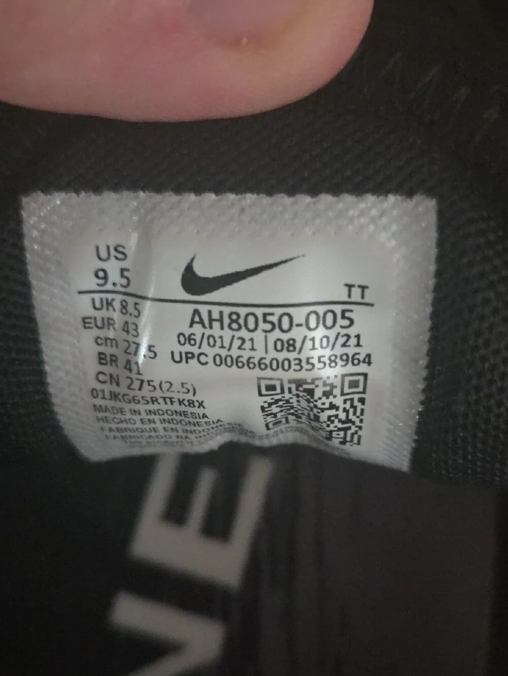 Nike Men’s Black Mesh Athletic Sneakers